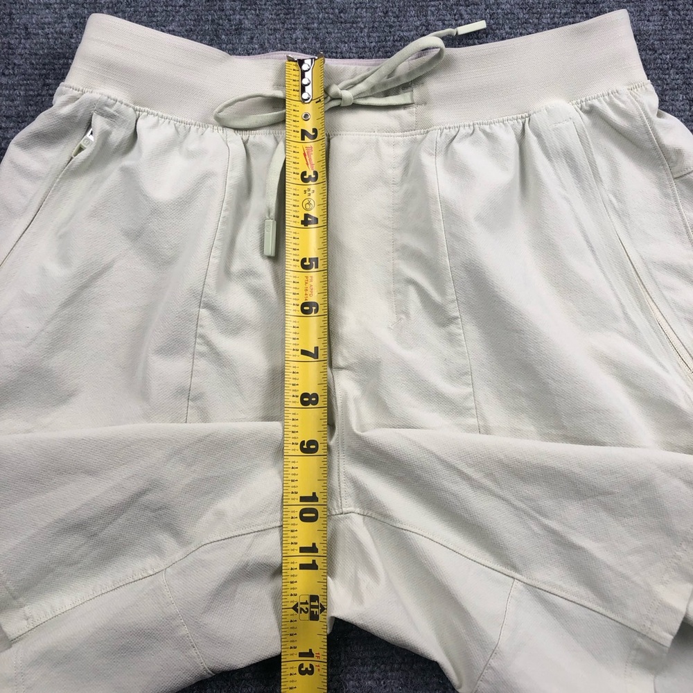 Lululemon Women’s License to Train Linerless Shorts - Picture 4 of 7